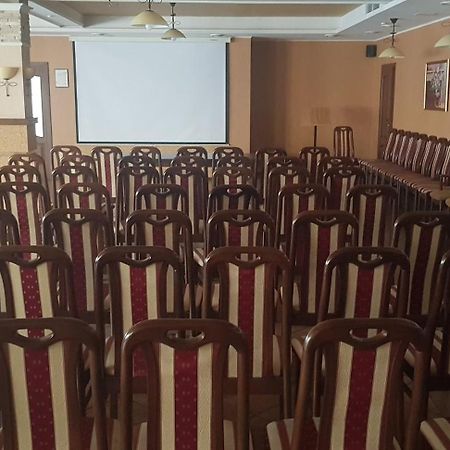 Shato Paradis Hotel Irpin Bagian luar foto