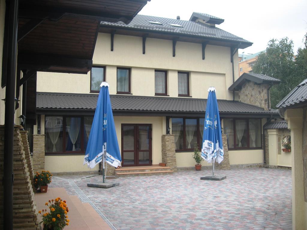 Shato Paradis Hotel Irpin Bagian luar foto