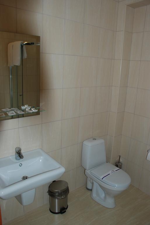 Shato Paradis Hotel Irpin Ruang foto